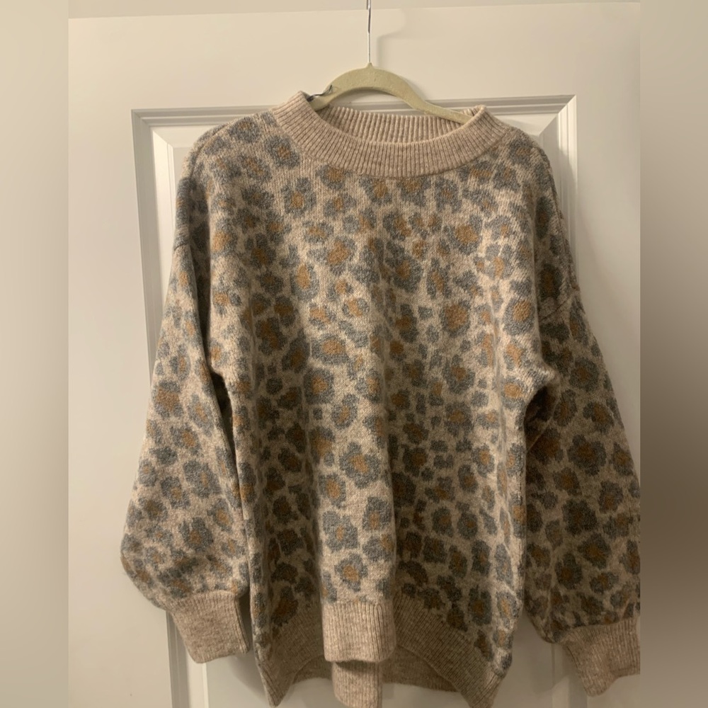 Abercrombie & Fitch Animal Print Sweater